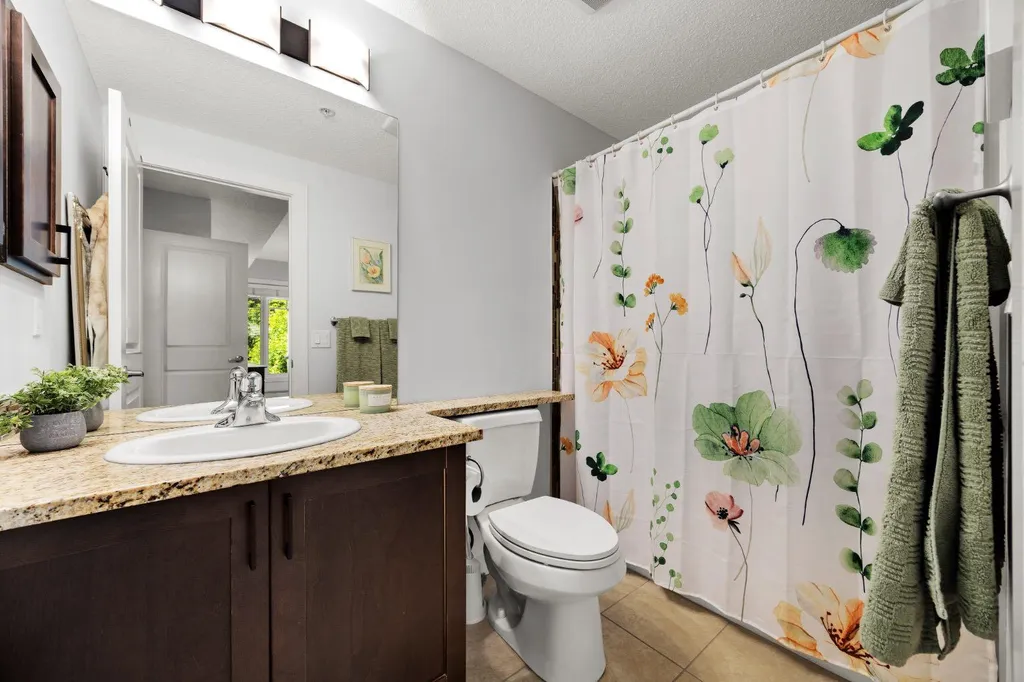 108 25 Avenue SW Calgary AB T2S 0K9