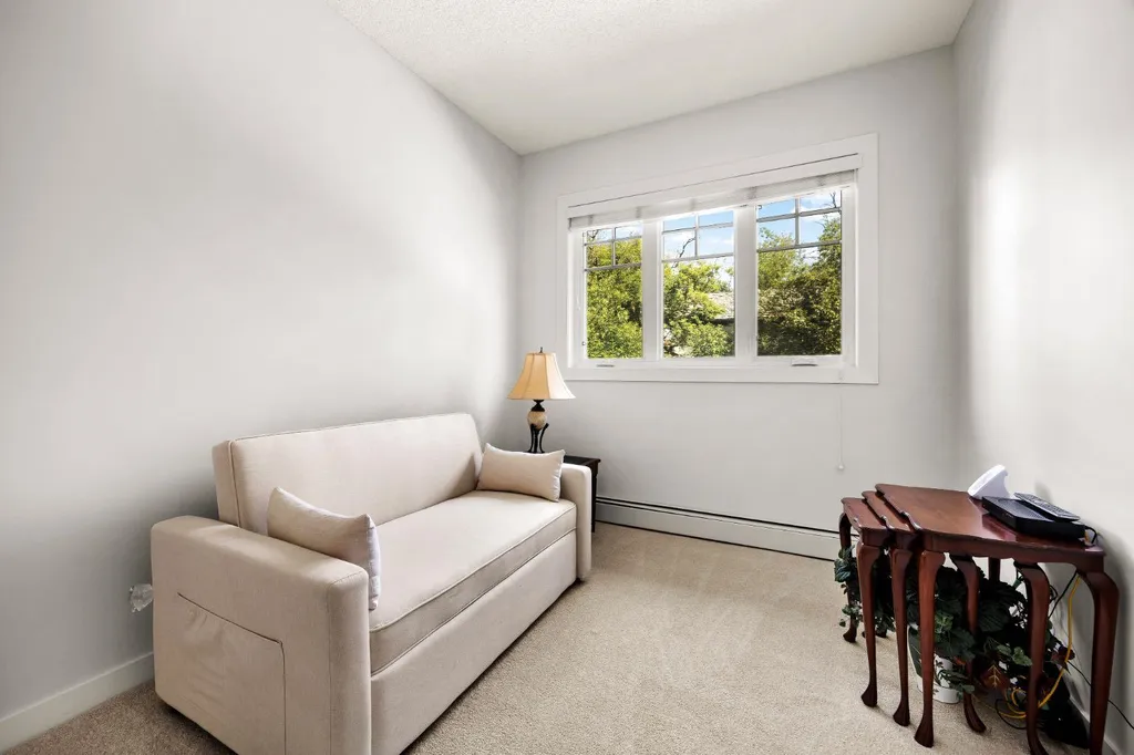108 25 Avenue SW Calgary AB T2S 0K9