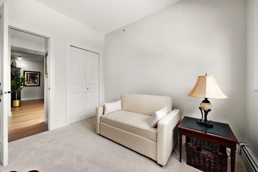 108 25 Avenue SW Calgary AB T2S 0K9