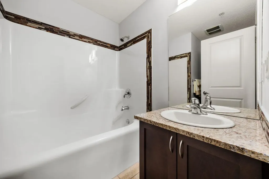108 25 Avenue SW Calgary AB T2S 0K9