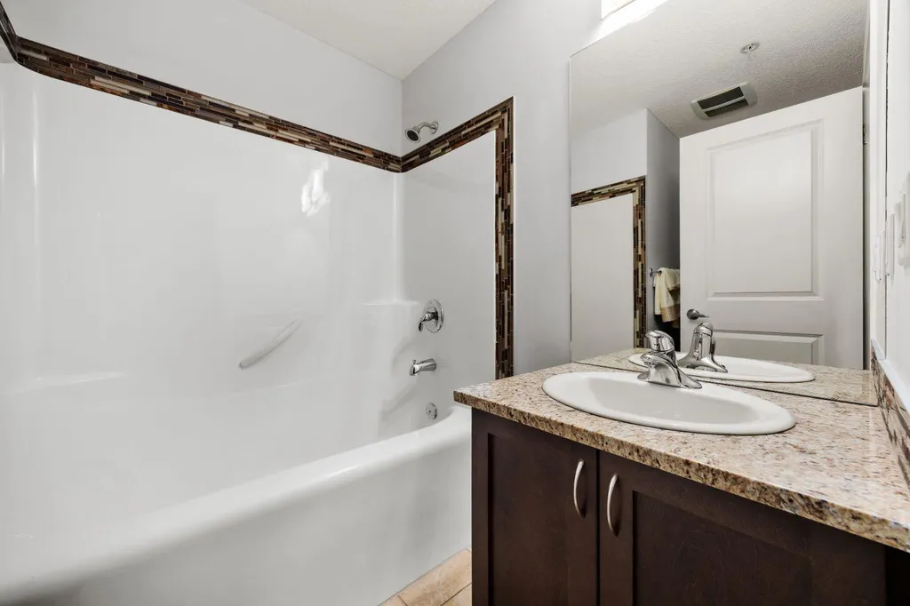 108 25 Avenue SW Calgary AB T2S 0K9