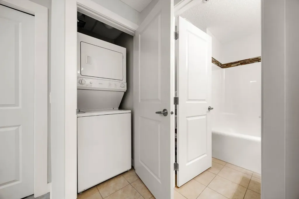 108 25 Avenue SW Calgary AB T2S 0K9