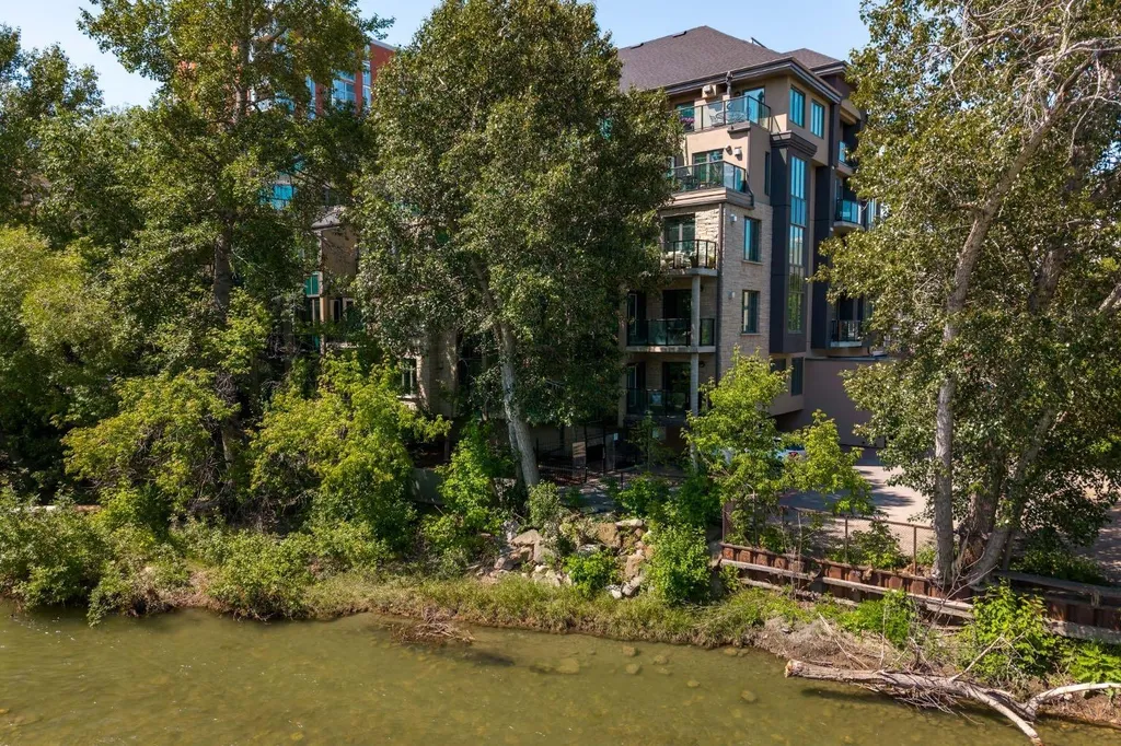 108 25 Avenue SW Calgary AB T2S 0K9