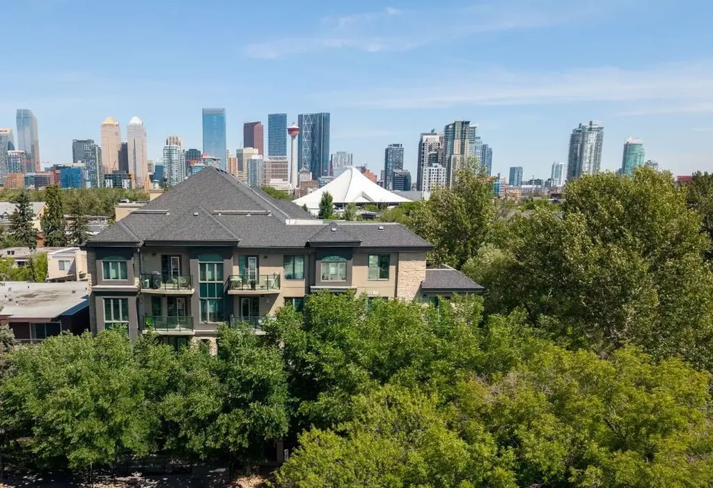 108 25 Avenue SW Calgary AB T2S 0K9