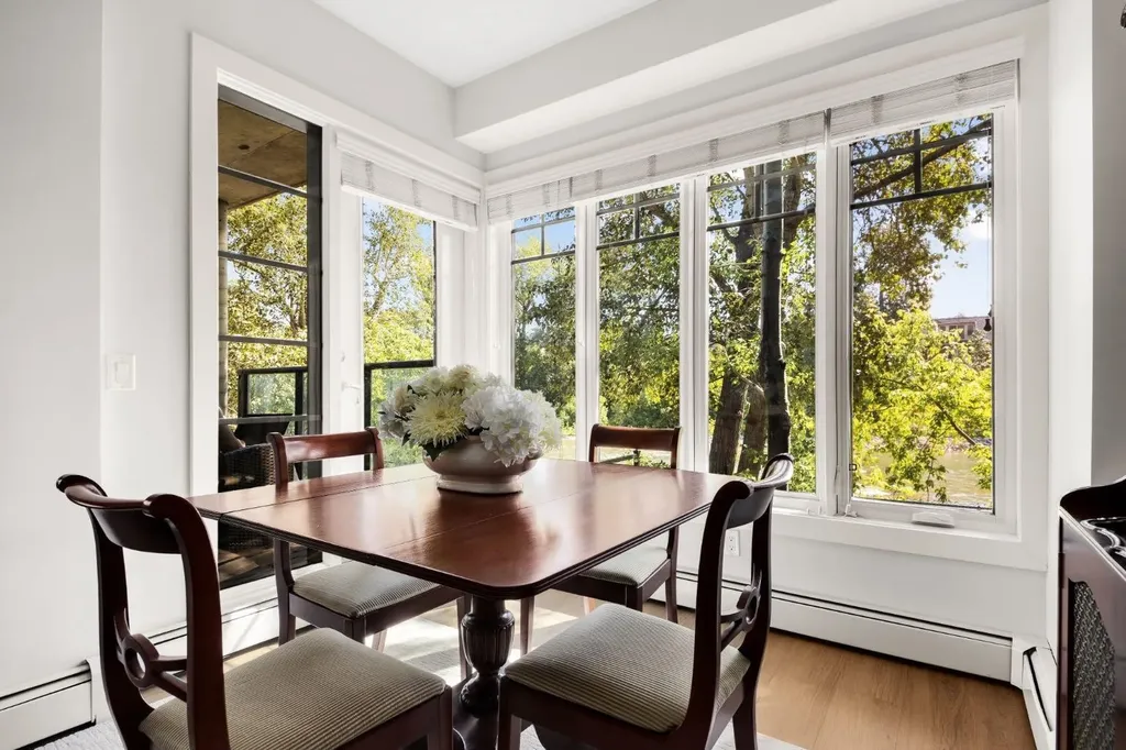 108 25 Avenue SW Calgary AB T2S 0K9