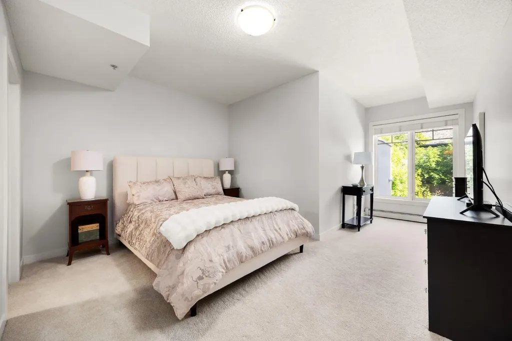 108 25 Avenue SW Calgary AB T2S 0K9
