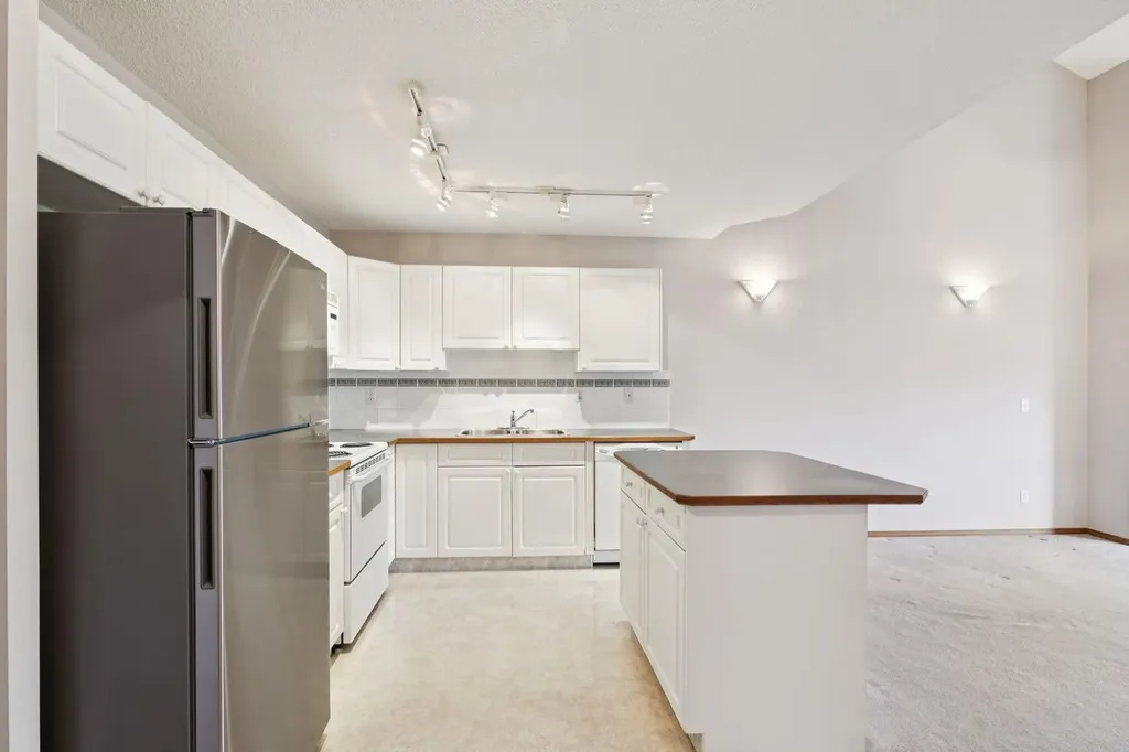133 Chaparral Point SE Calgary AB T2X 3M8