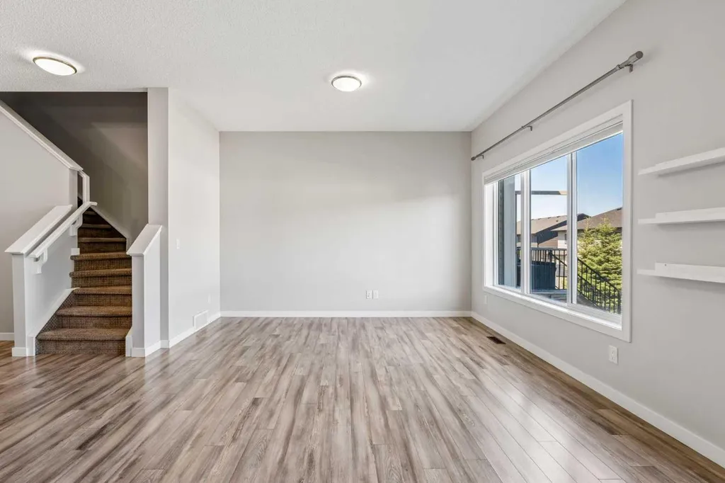 549 Hillcrest Road SW Airdrie AB T4B4H6
