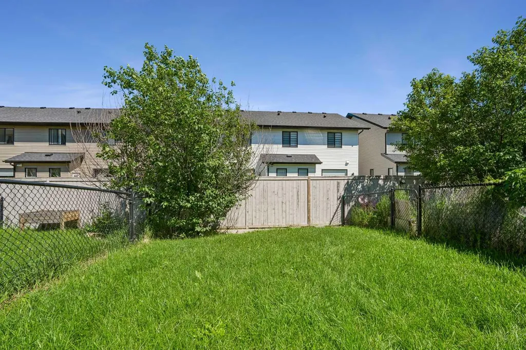 549 Hillcrest Road SW Airdrie AB T4B4H6