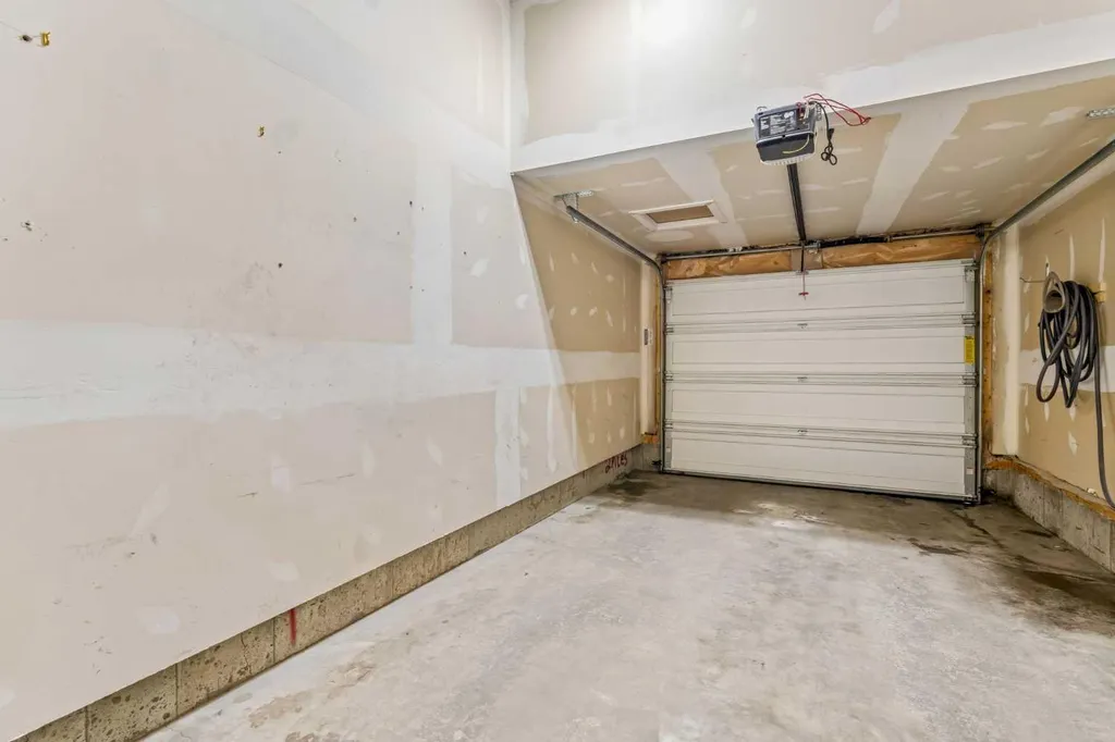 549 Hillcrest Road SW Airdrie AB T4B4H6