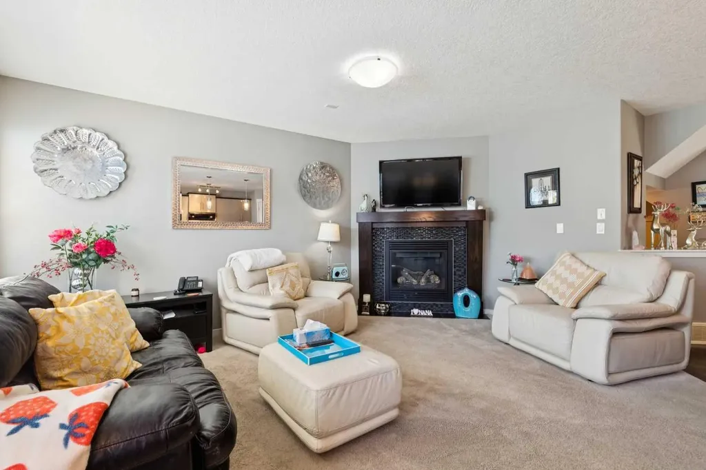 768 New Brighton Drive SE Calgary AB T2Z0Z8