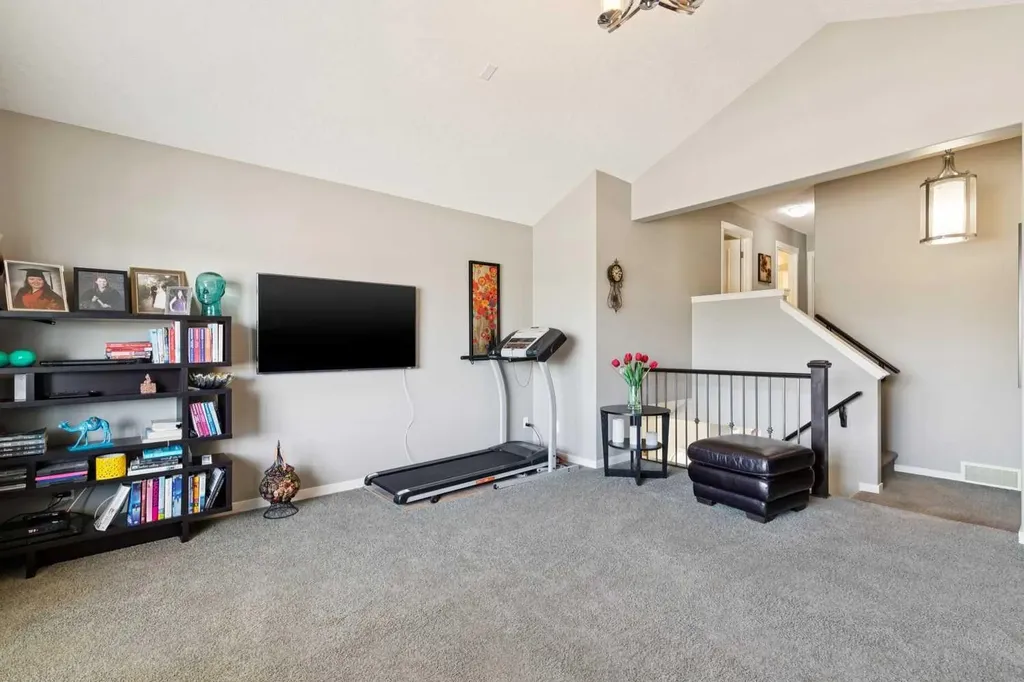 768 New Brighton Drive SE Calgary AB T2Z0Z8
