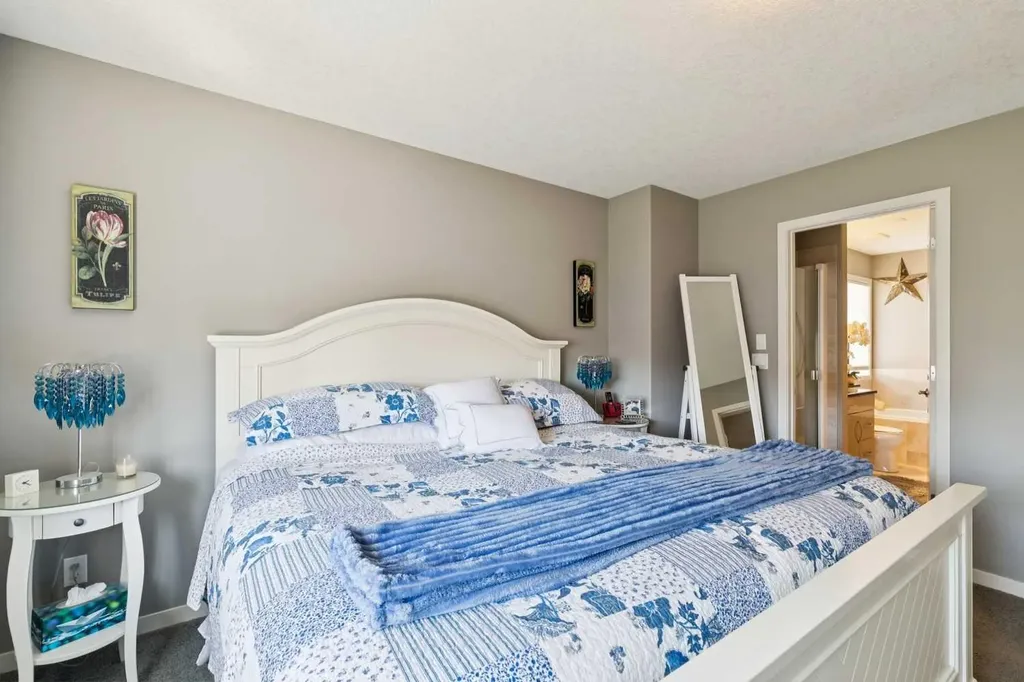 768 New Brighton Drive SE Calgary AB T2Z0Z8