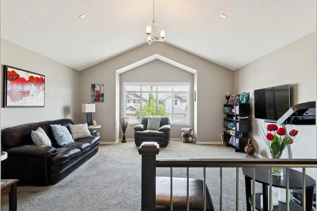 768 New Brighton Drive SE Calgary AB T2Z0Z8