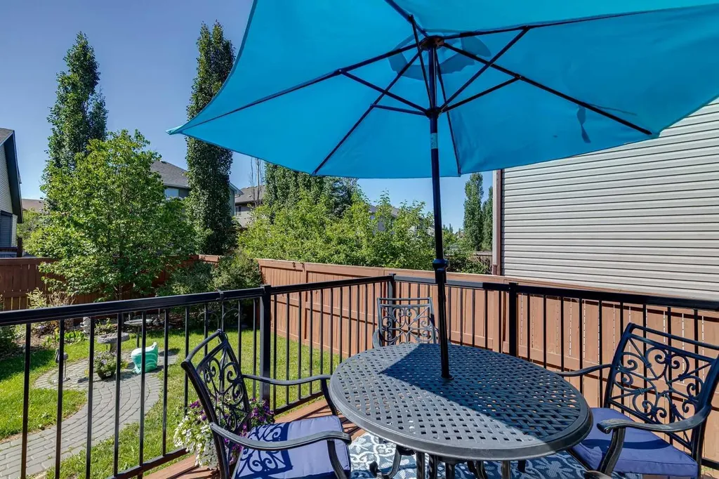 768 New Brighton Drive SE Calgary AB T2Z0Z8