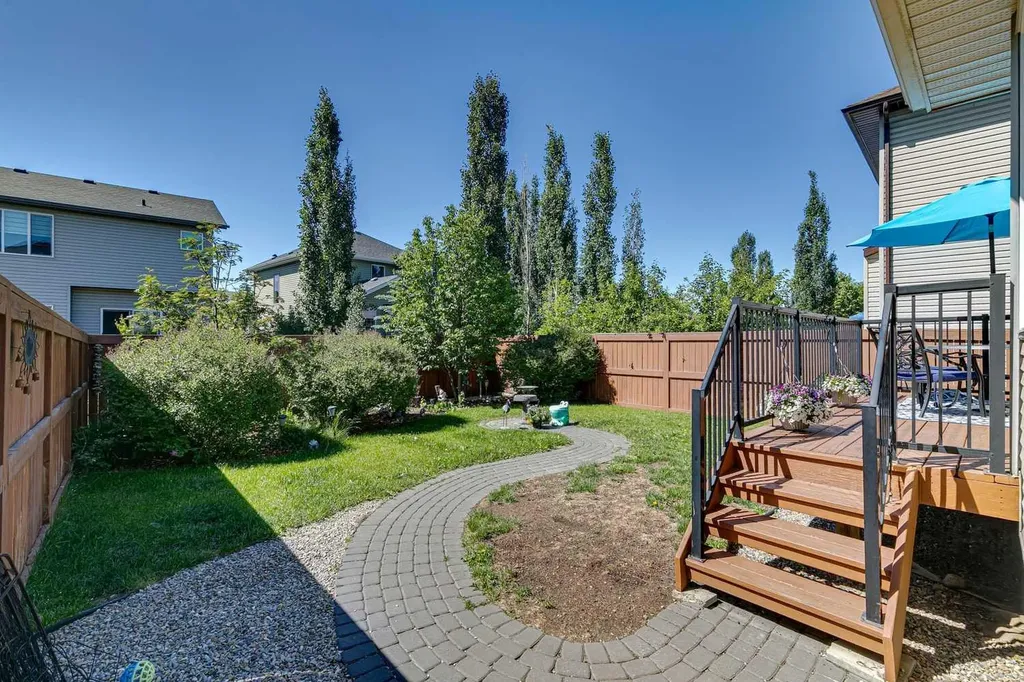 768 New Brighton Drive SE Calgary AB T2Z0Z8