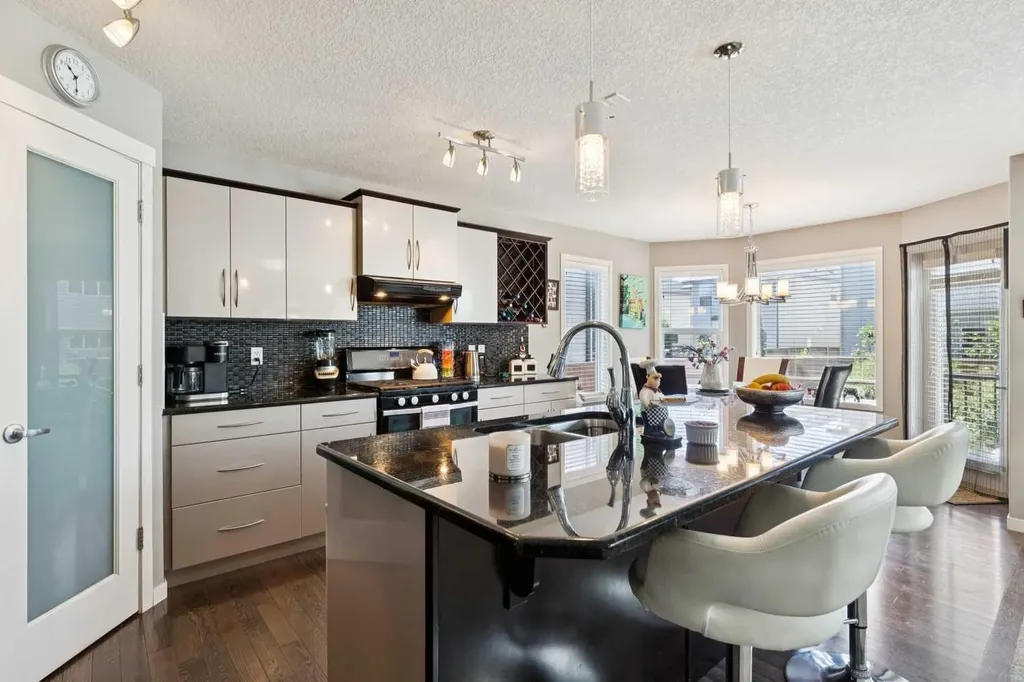 768 New Brighton Drive SE Calgary AB T2Z0Z8