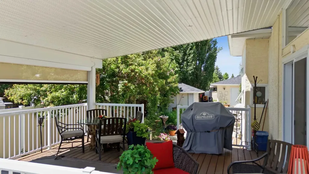 6001 47 Street Innisfail AB T4G1L3