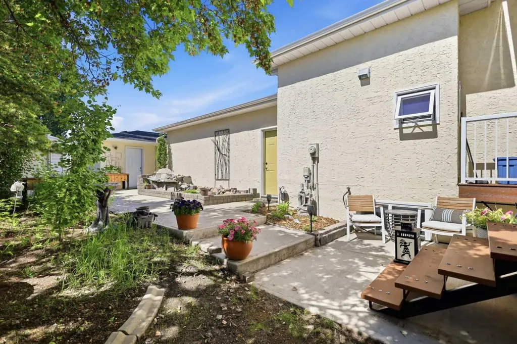 6001 47 Street Innisfail AB T4G1L3