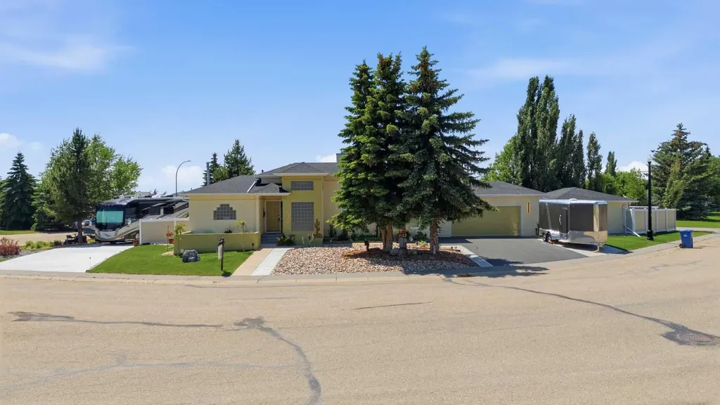 6001 47 Street Innisfail AB T4G1L3