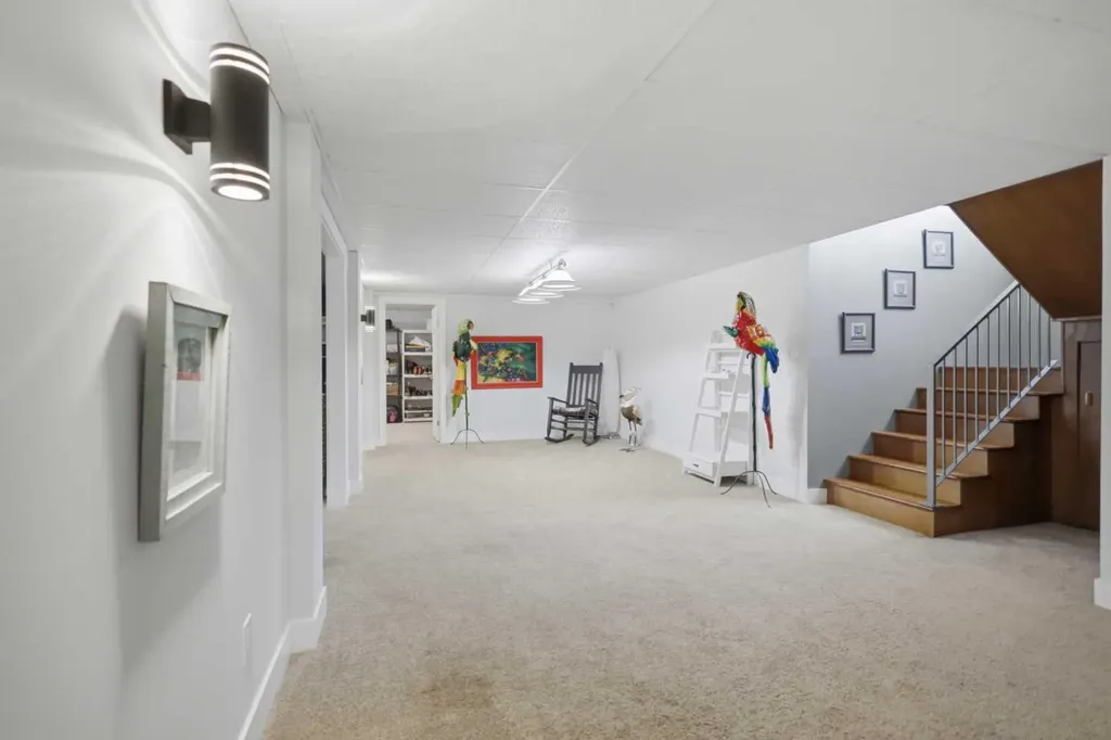 6001 47 Street Innisfail AB T4G1L3