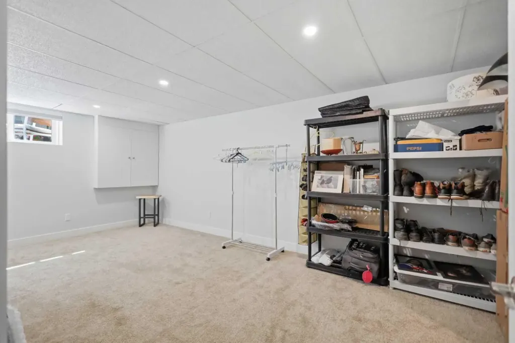 6001 47 Street Innisfail AB T4G1L3