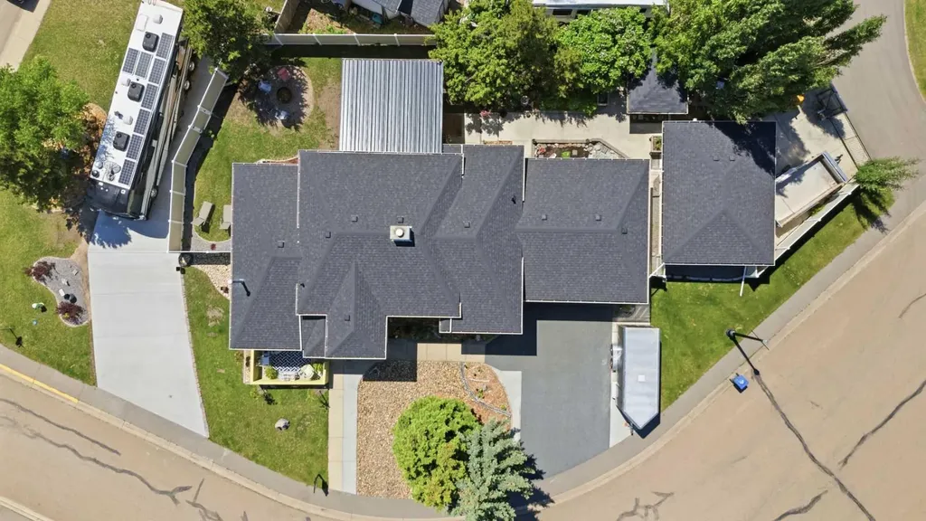 6001 47 Street Innisfail AB T4G1L3