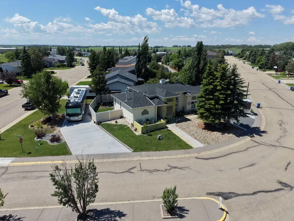 6001 47 Street Innisfail AB T4G1L3