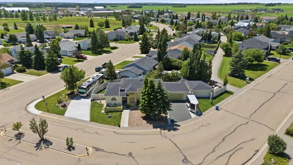 6001 47 Street Innisfail AB T4G1L3