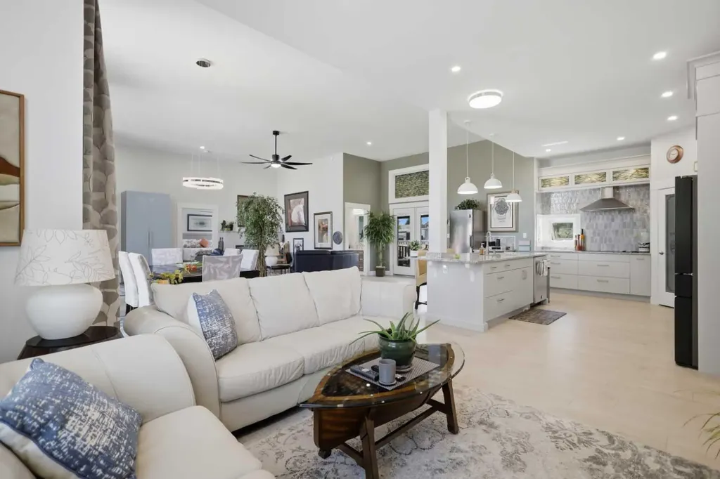 6001 47 Street Innisfail AB T4G1L3