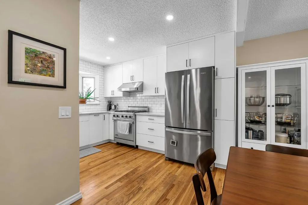474 78 Avenue NE Calgary AB T2K 4Z9