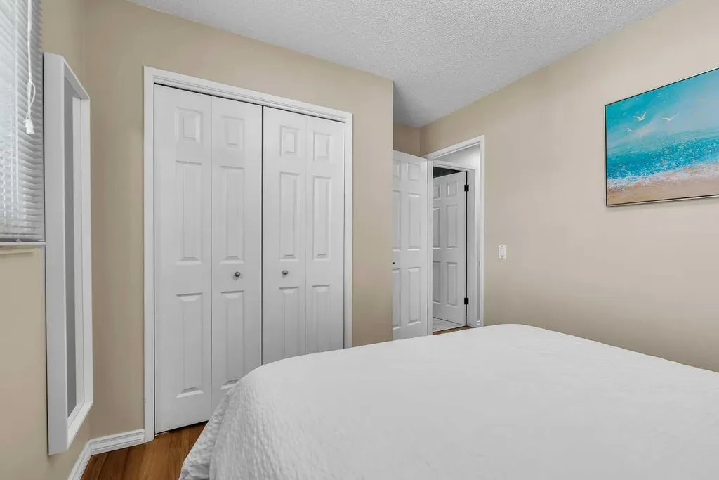 474 78 Avenue NE Calgary AB T2K 4Z9