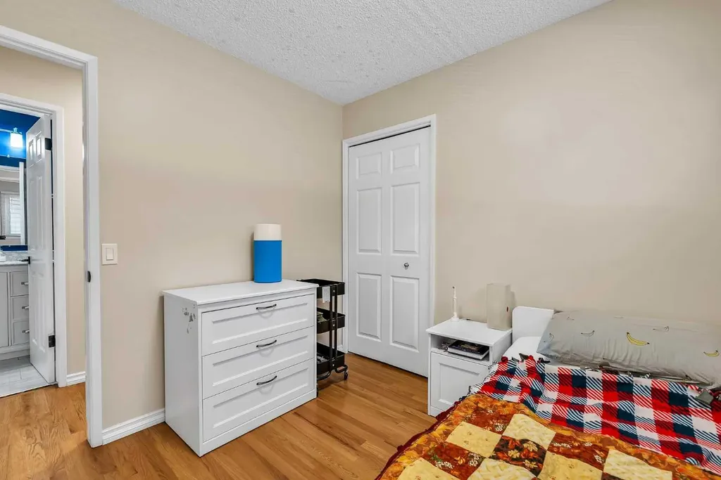474 78 Avenue NE Calgary AB T2K 4Z9