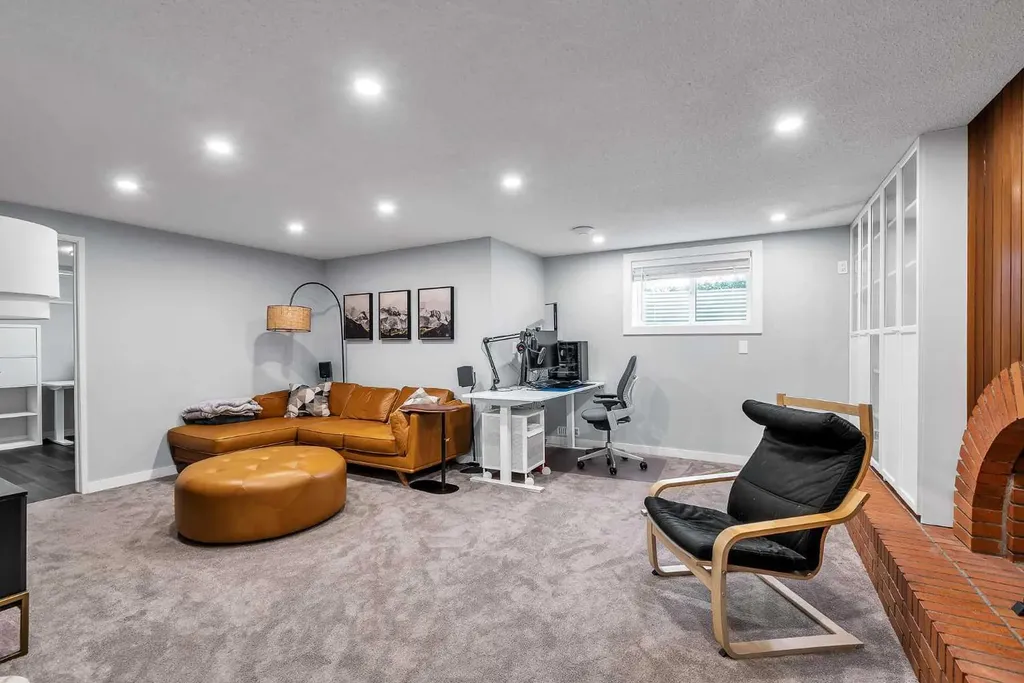 474 78 Avenue NE Calgary AB T2K 4Z9
