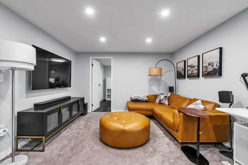 474 78 Avenue NE Calgary AB T2K 4Z9