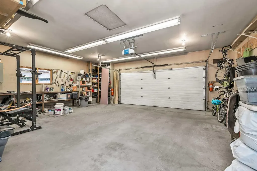 474 78 Avenue NE Calgary AB T2K 4Z9