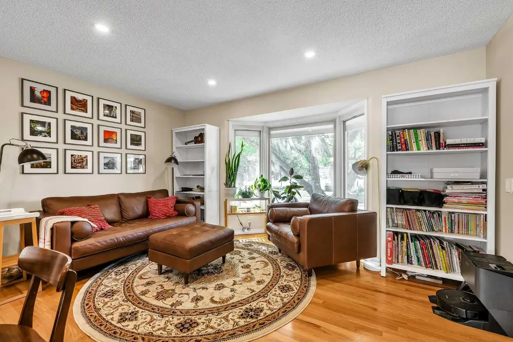 474 78 Avenue NE Calgary AB T2K 4Z9