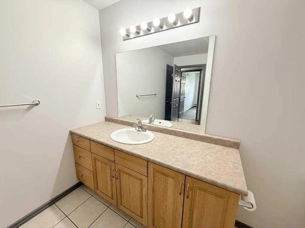 6608 42 Street Lloydminster AB T9V 1M8