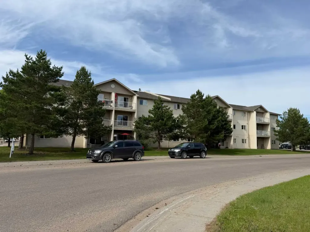 6608 42 Street Lloydminster AB T9V 1M8