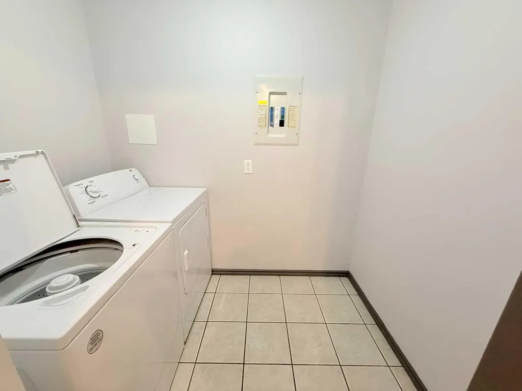 6608 42 Street Lloydminster AB T9V 1M8