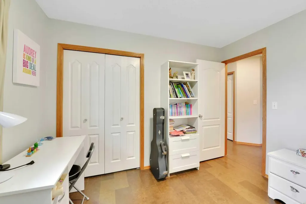 7 Logan Close Red Deer AB T4R 2N6
