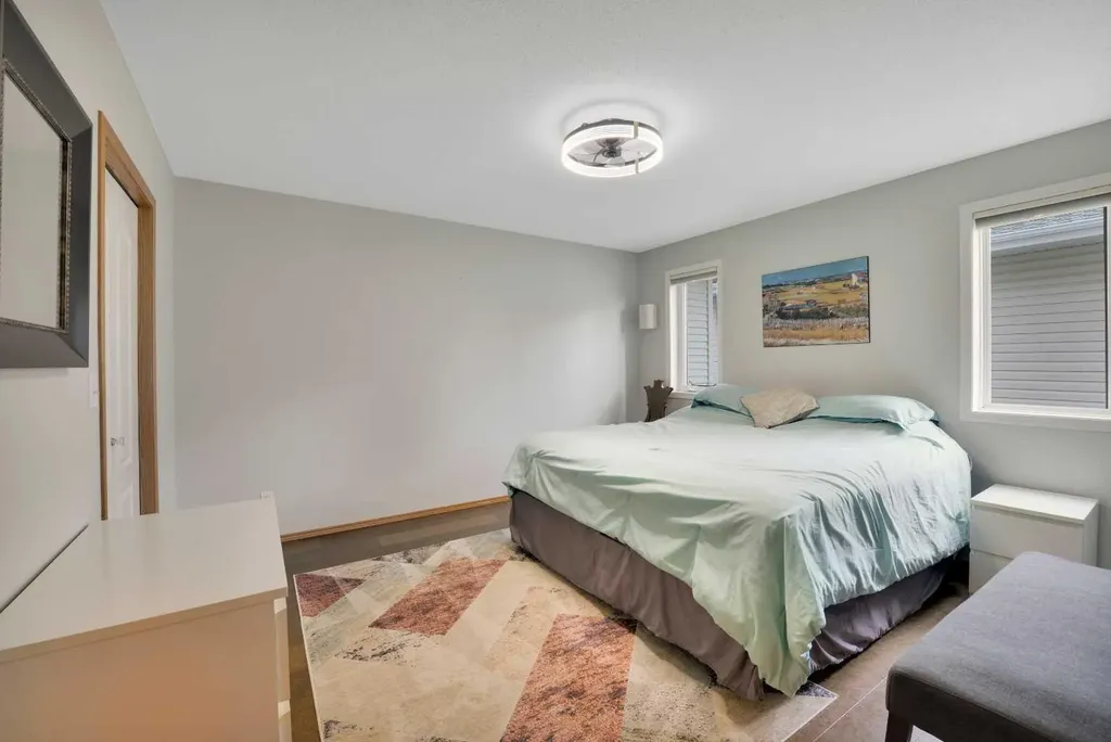 7 Logan Close Red Deer AB T4R 2N6