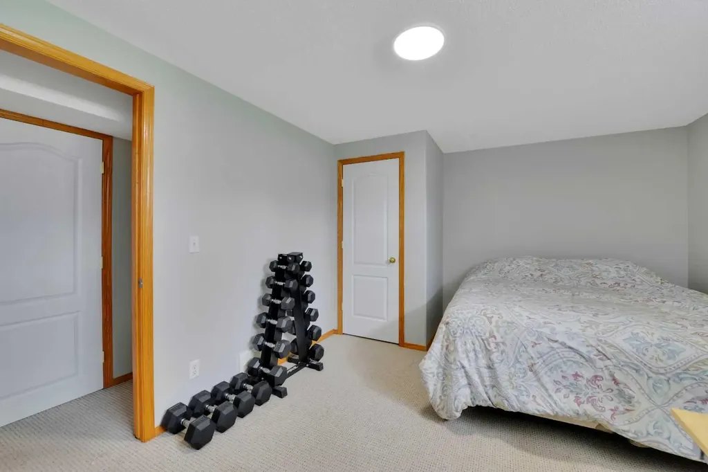 7 Logan Close Red Deer AB T4R 2N6