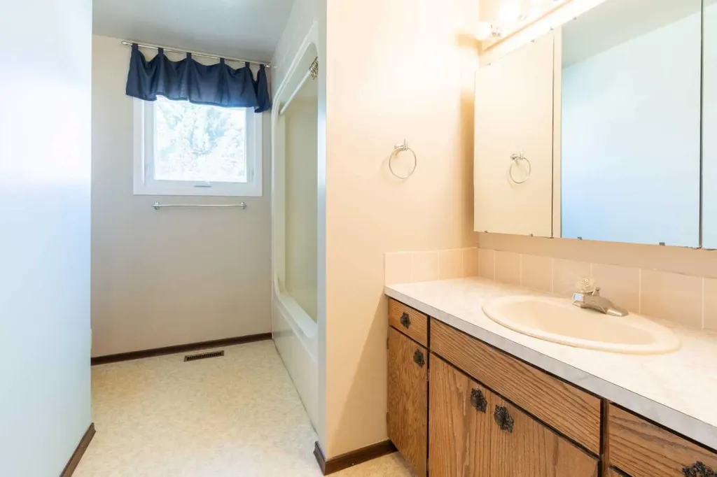 111 Temple Crescent W Lethbridge AB T1K 4T3