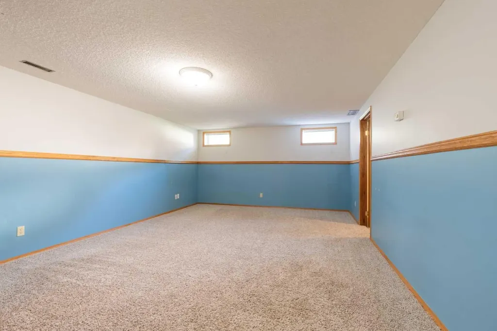 111 Temple Crescent W Lethbridge AB T1K 4T3