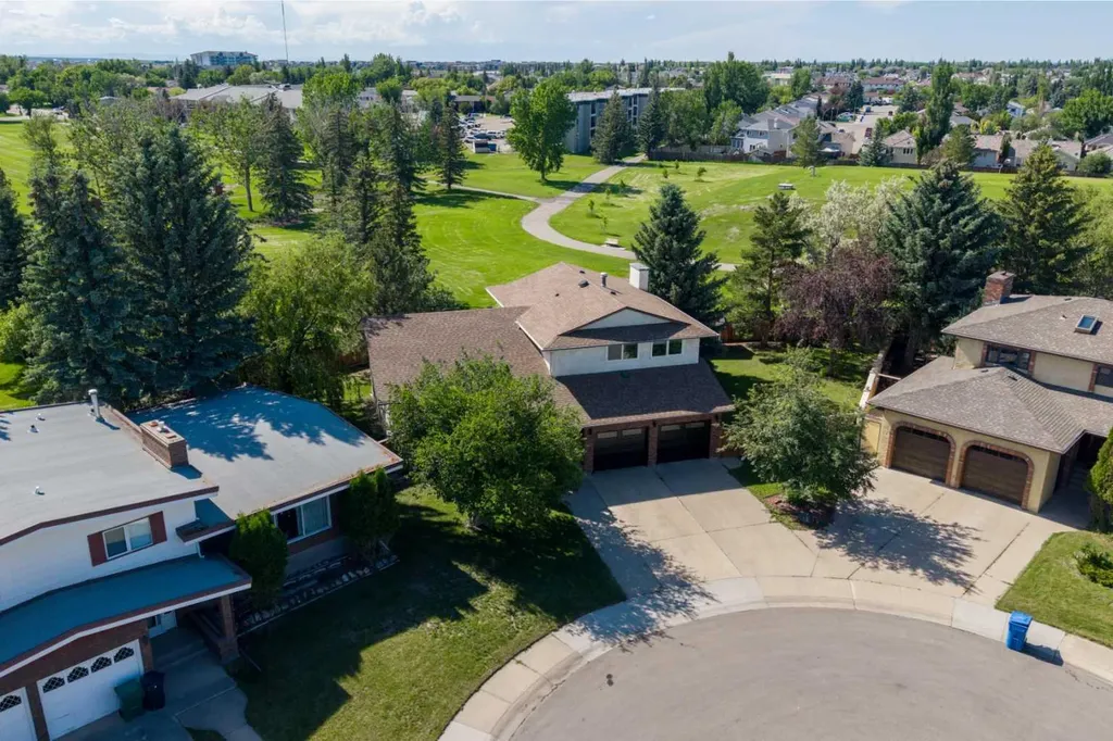 111 Temple Crescent W Lethbridge AB T1K 4T3