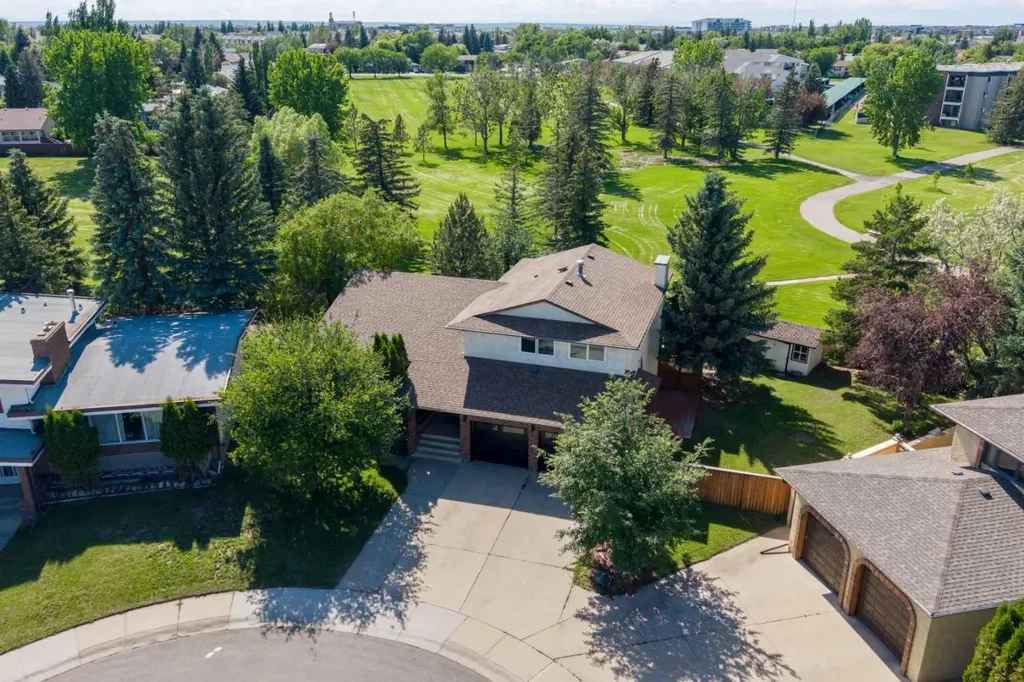 111 Temple Crescent W Lethbridge AB T1K 4T3