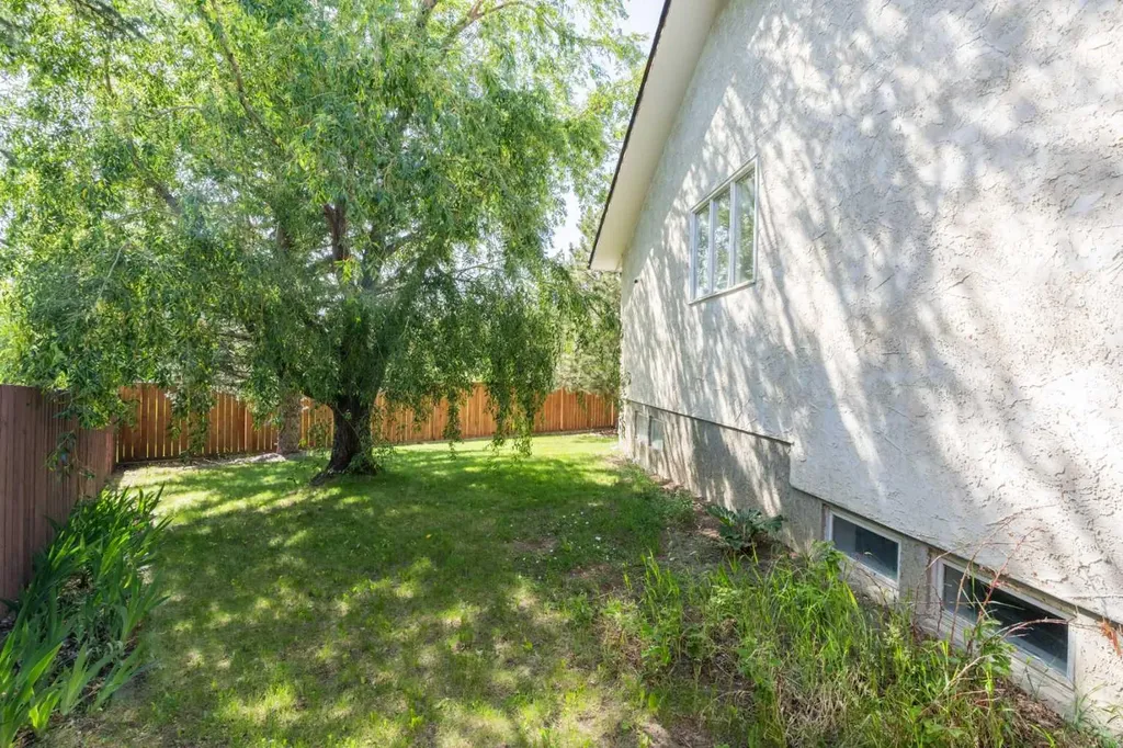 111 Temple Crescent W Lethbridge AB T1K 4T3
