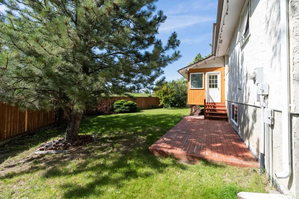 111 Temple Crescent W Lethbridge AB T1K 4T3