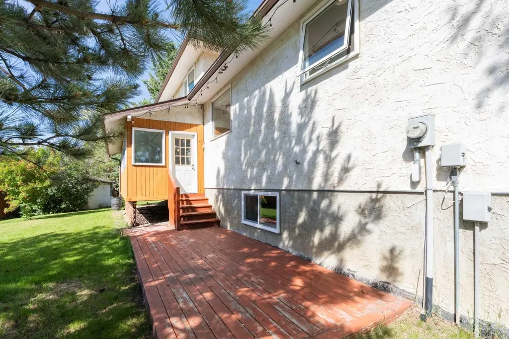 111 Temple Crescent W Lethbridge AB T1K 4T3